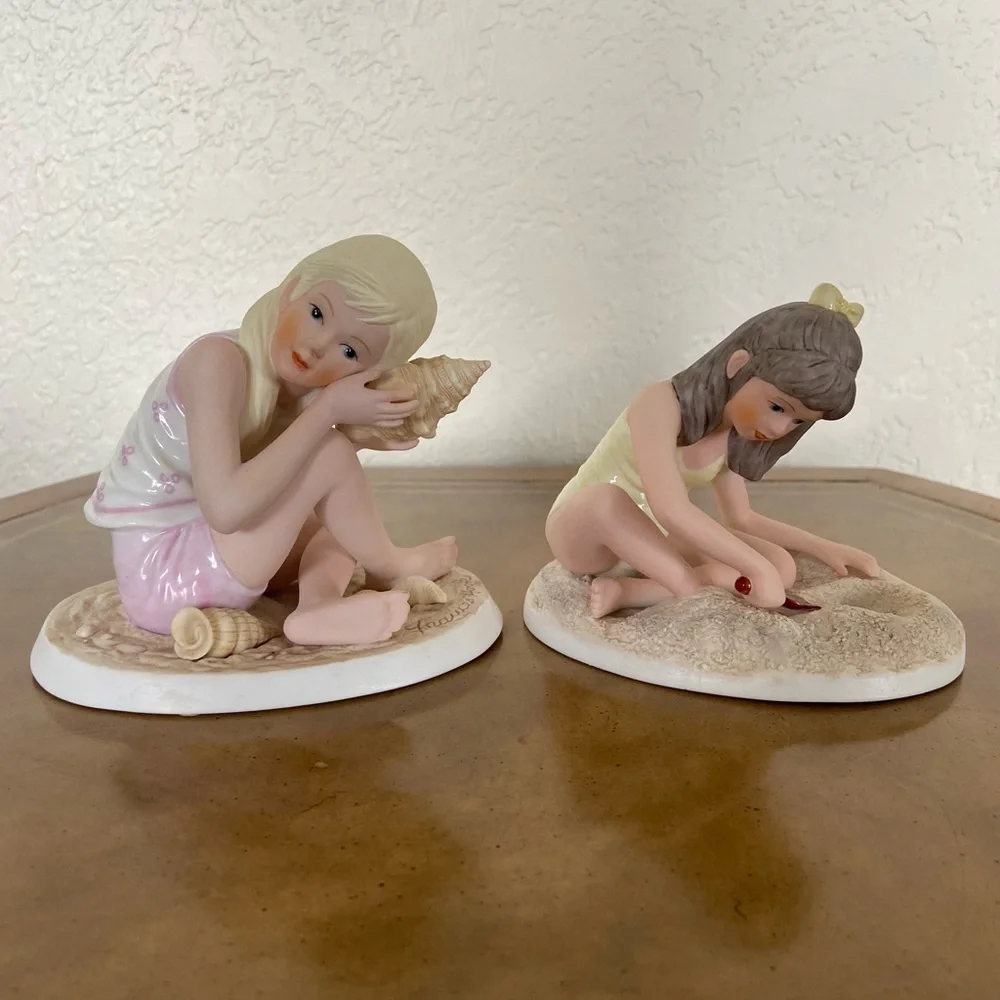 🖤 Set of 2 REMEMBER WHEN by Frances Hook Girls Beach Figurines Sand Castles Soun